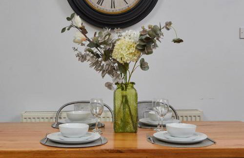 Spacious Bradford House with 4 bedrooms & 6 Beds by PureStay with Parking for 7 nights min! - Foto 20