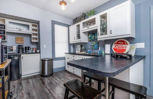 The Dubuque House - Historic Downtown Location! - Foto 17