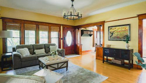 1907 Historical Home-Office, Chefs Kitchen, 5beds - Foto 3