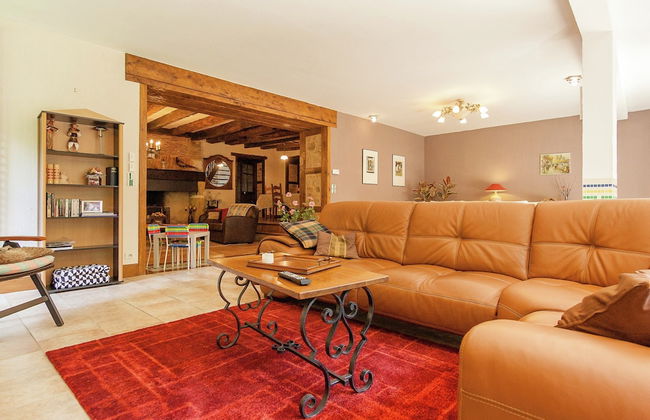 Spacious Farmhouse With Private Heated Pool in a Rustic Garden - Foto 38