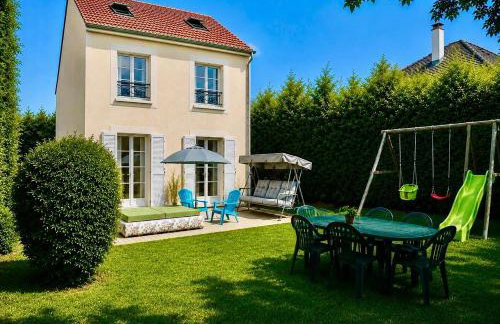 DISNEY & PARIS family Villa sleeps 10 persons with Private Garden & Terrace 4 bedrooms, 3 bathrooms FIBER Wifi Netflix & free Parking - Foto 1