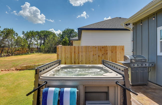 Hot Tub and Fire Pit! Cozy Granbury Escape Near Lake - Foto 65