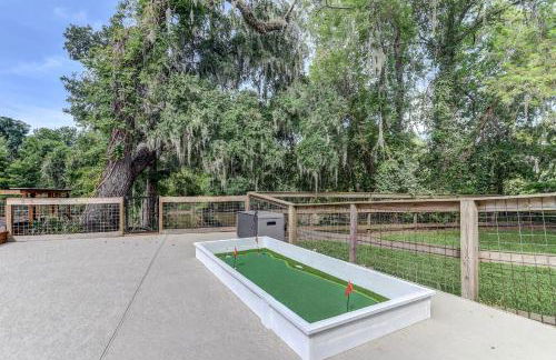 The San Bernard River waterfront provides private access to a spa, boat ramp, and jet skiing - Photo 70