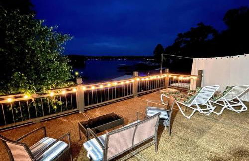 Serene Duplex Lakefront Retreat: sleeps up to 20 - Foto 20