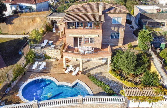 Sotet in Vidreres With 4 Bedrooms and 2 Bathrooms - Photo 2