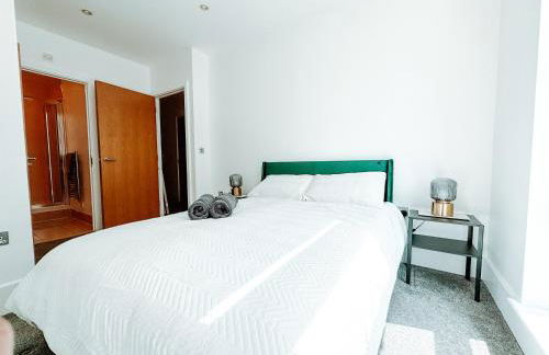 Two Bedroom Luxury Waterfront Apartment in London - Foto 8