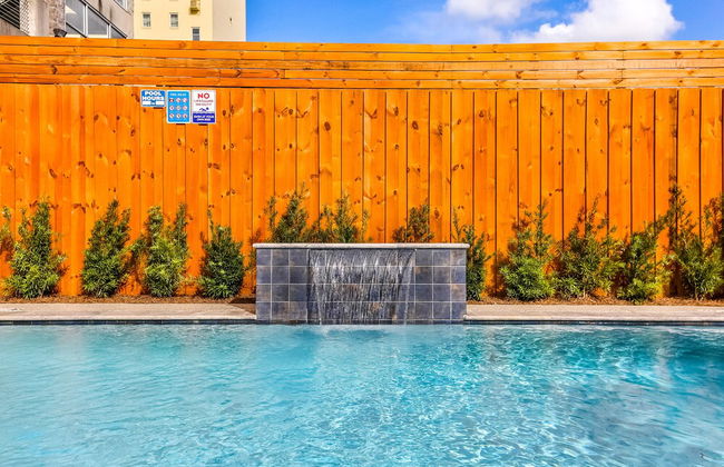 Stunning Modern and Fully-Upgraded 5 BR with Pool - Foto 35