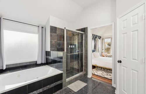 5BD Getaway w Pool Patio Firepit Mins to DT - Photo 21