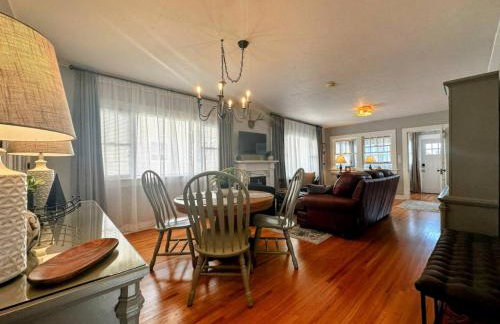 Elegant Escape 2 blocks to Historic downtown - Foto 8