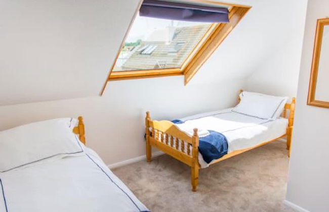 Host Stay Quayside Cottage - Photo 6