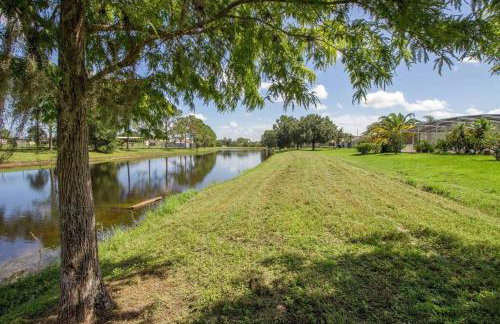 Family Vacation Home in Quiet Community with Private Pool and Spa - Foto 12