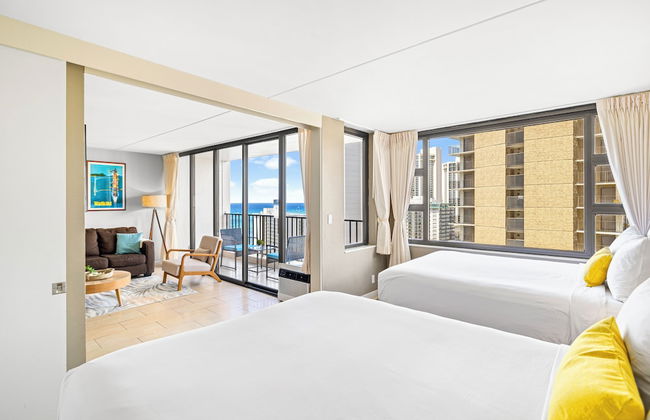 Partial Ocean View Condo with 2 Beds and Parking - Foto 52