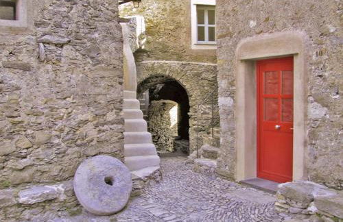 La Scala within a stunning 13th century setting - Photo 41