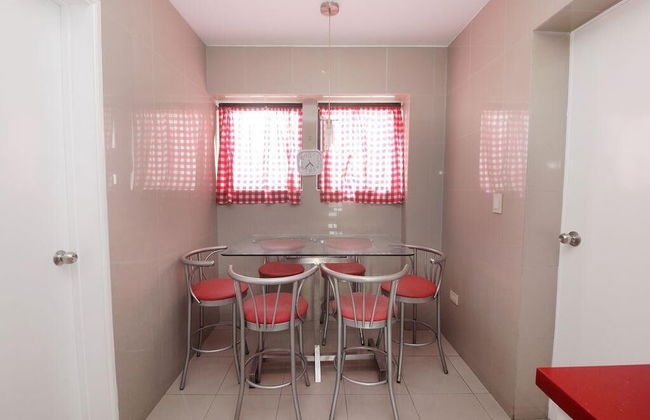 Great Location Walking Distance to Larcomar and Wong - Foto 8