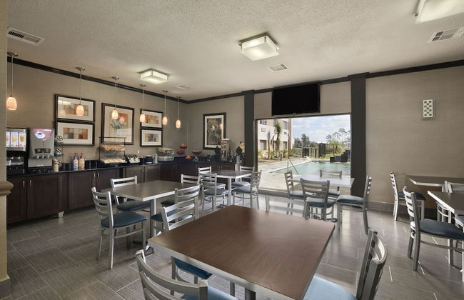 Ramada by Wyndham Houston Intercontinental Airport South - Foto 24