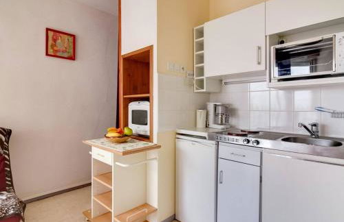 Studio pour 4 pers avec TV, parking, animaux admis, proche station de ski - FR-1-403-72 - Foto 8