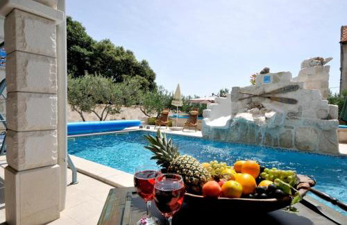 Family friendly house with a swimming pool Plano, Trogir - 23902 - Foto 1