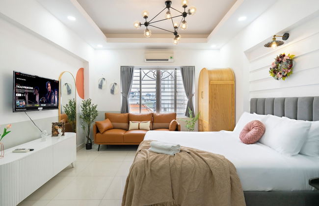 SAZI Church View Home - Free Nails/HairWash - Photo 3