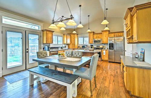 Bellemont Family Home with Hot Tub and Playground Set - Foto 9