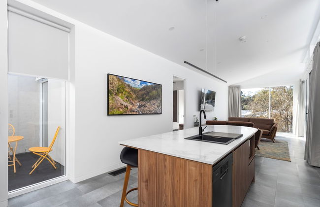 Clare Hillside Apartments - Photo 16