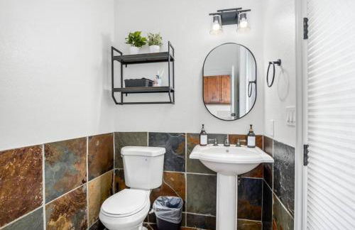 Luxury 4 Acre Estate - Pickleball, Pool, Hot Tub! - Foto 3