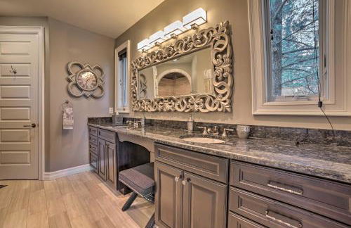 Luxe Waterfront Home with Private Lake Access! - Foto 13