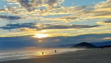 Chácara a 450mt da Praia Boracéia piscina infantil e outra adulto - Foto 3