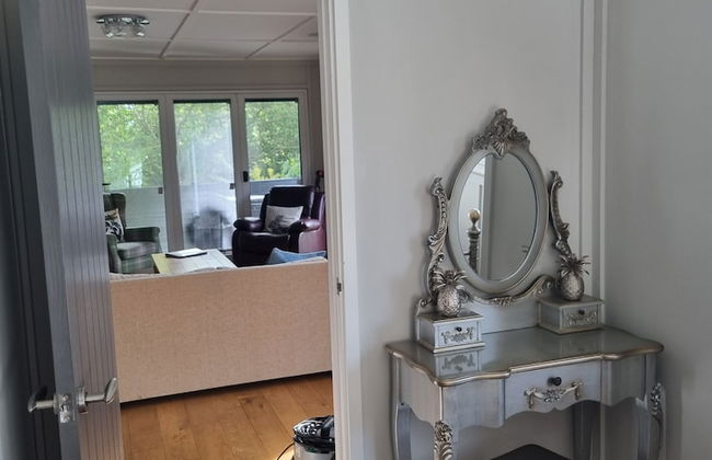 Stunning 1 Bedroom Lodge - Photo 3