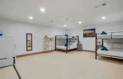 4BR 2B Home with Pool Hot Tub Fire Pit - Foto 5