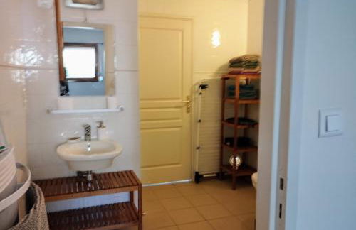 gite dans une maison en rez-de-chaussée avec piscine - Foto 12