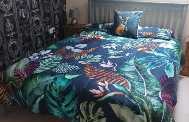 Modern 3 bedroom home *EVcharging* Garden, Parking - Photo 2