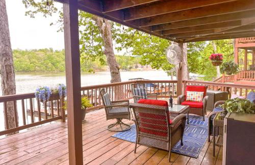 Lakefront Home 4Bed3BathDockFirepitGrill-12PP - Foto 67