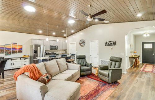 Hot Tub and Outdoor Living Relaxing Show Low Cabin - Foto 1