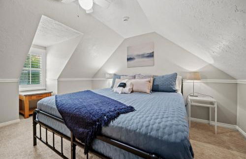 Hobbs Mill Ski Lodge Theater Games Dogs OK - Photo 40