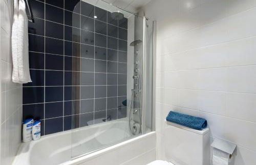 Plaza Europa Fira Gran Via - Photo 14