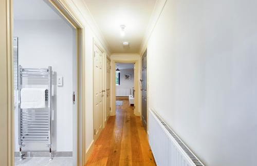 Redhill town centre apartment by Livingo - Foto 6