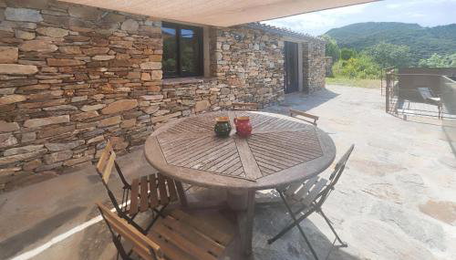 3 Bedroom Stunning Home In Vieussan - Foto 2