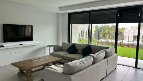 Spacious Beach House in Malaga-Cala de Mijas, amazing see view, 3 bedroom, garden & Common Pool - Photo 3