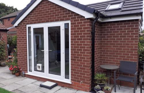 Rose View - Modern detached bungalow - Photo 1