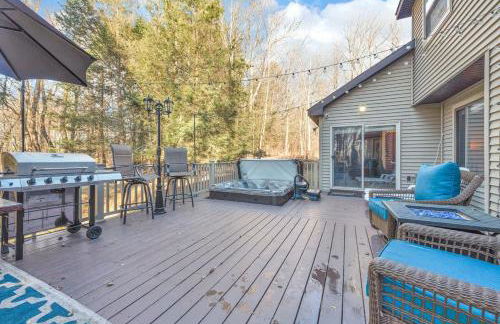 Big Bass Hideaway with Hot Tub - Foto 79