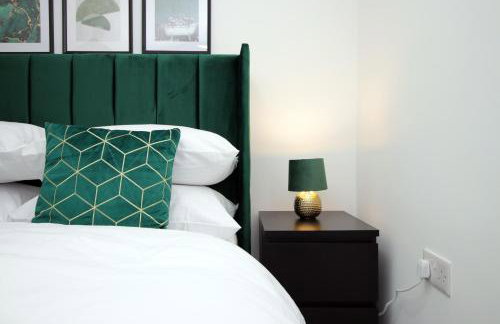 New Cardiff Bloc Exclusive Apartments By Prime Stays - Shops and Parking - Great for Groups and Families - Foto 69