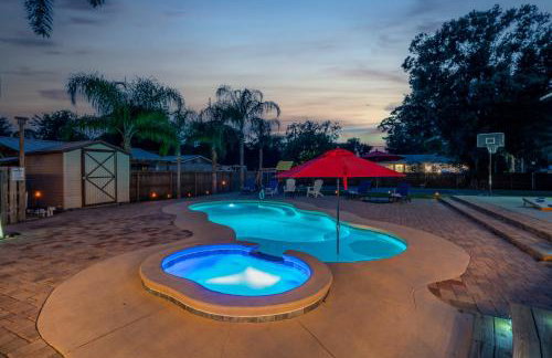 Tropical Oasis- Pickleball, Pool, Hot Tub- 15 min to beach - Photo 35