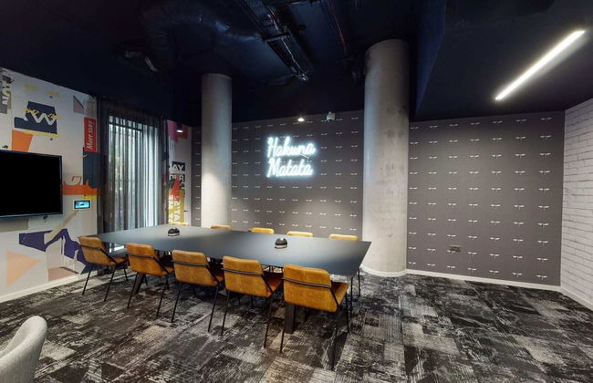 For Students Only Canvas Manchester - Foto 43