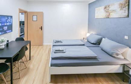 ALFA 4 Zimmer Apartment 8 Personen TV WIFI WM I 4BR 7Beds I 8 people I Kitchen l Bathroom - Foto 14