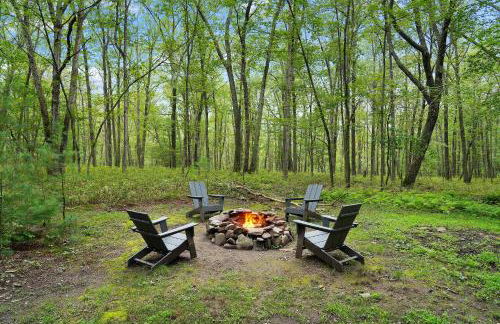 Perfect Couples Cabin Fireplace Firepit & Wine Nearby - Foto 18