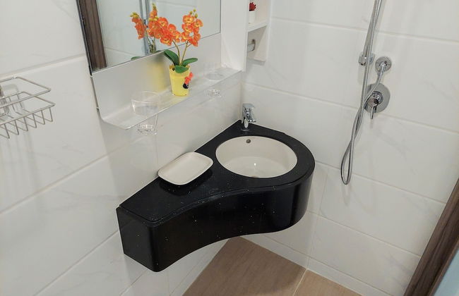 Well Appointed and Homey Studio at Sky House BSD Apartment - Foto 9