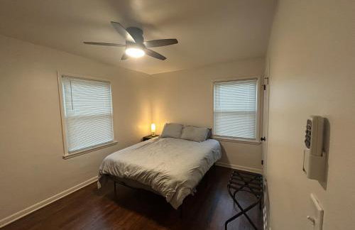 Spacious 3 Bedroom Home with Game Room and Parking - Foto 13