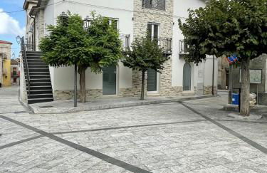 Nel borgo di Capri Leone - Foto 1