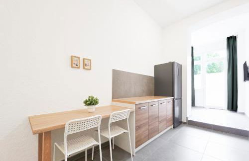 Tolstov Apartments - 3 Room Apartment - Kitchen - Dining Room - Terrace - 25 min to Messe DUS - Foto 5