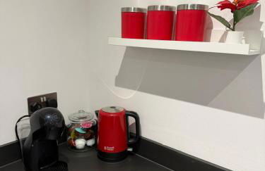 Modern 5 Bedroom Home in Solihull - Entire House - Garden - Contractors - Relocators - Family - NEC - BHX -Sleeps 9 - Foto 7